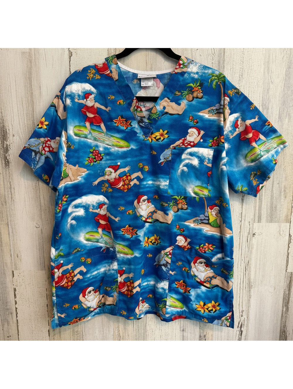 Peaches Uniforms Women's Medical Scrub Top Santa Surfing Print Size Large